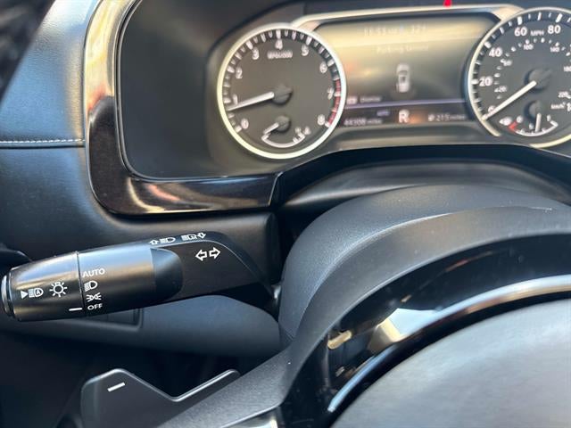 2022 Nissan Pathfinder SV