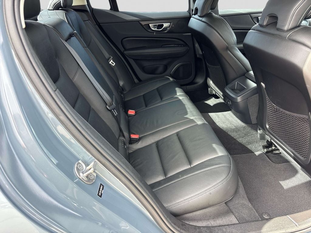 2024 Volvo S60 B5 Plus Dark Theme