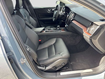 2024 Volvo S60 B5 Plus Dark Theme