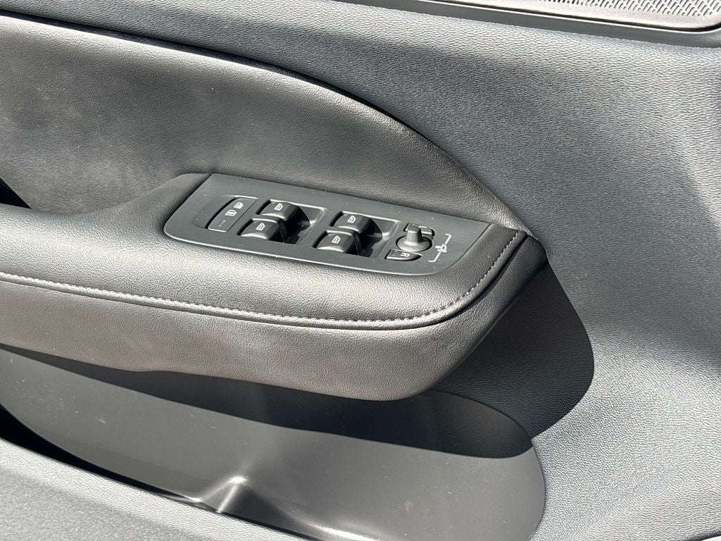 2024 Volvo S60 B5 Plus Dark Theme