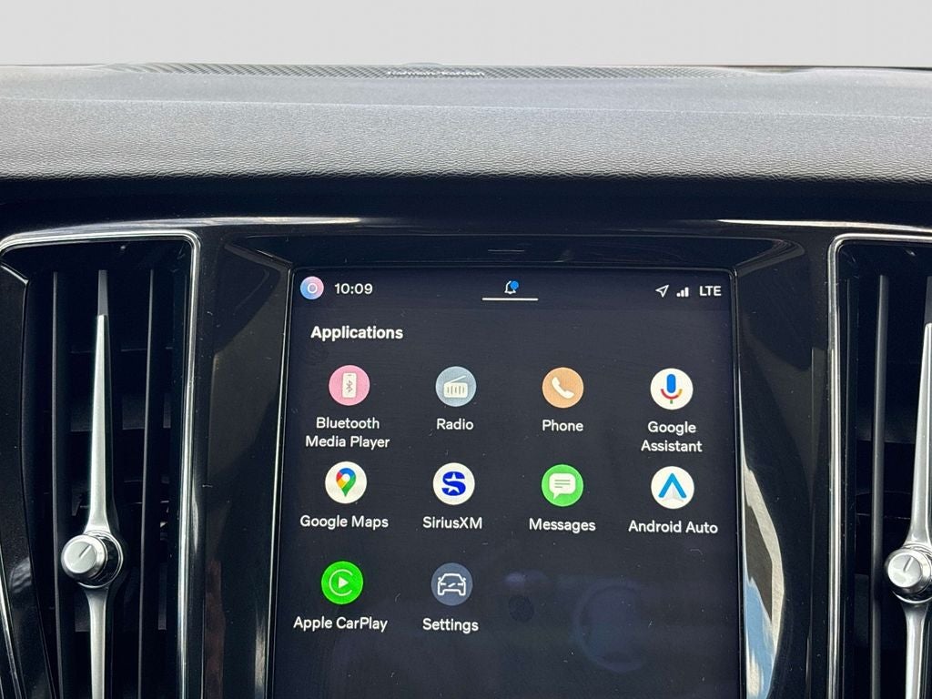 2024 Volvo S60 B5 Plus Dark Theme