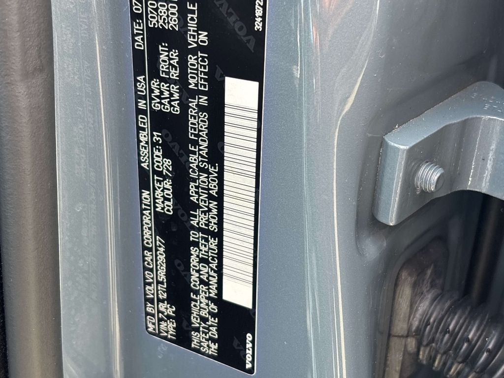 2024 Volvo S60 B5 Plus Dark Theme