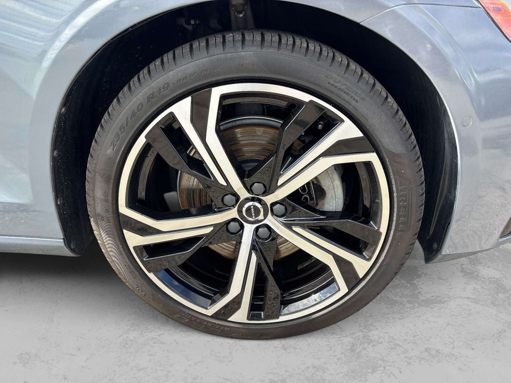 2024 Volvo S60 B5 Plus Dark Theme