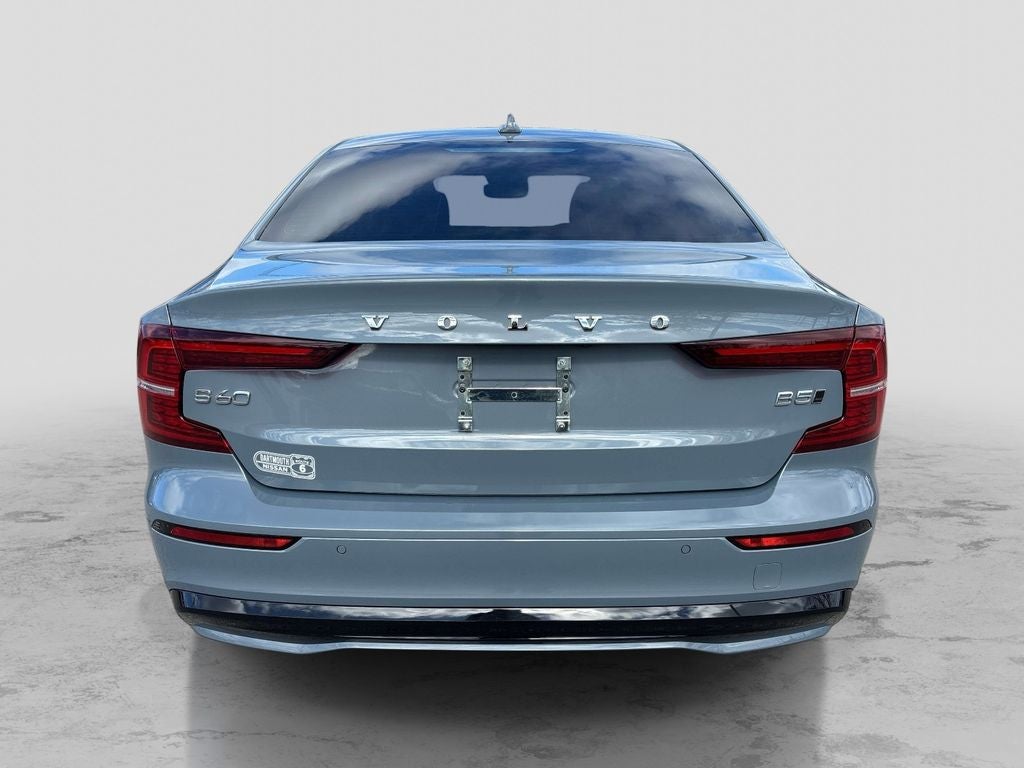 2024 Volvo S60 B5 Plus Dark Theme