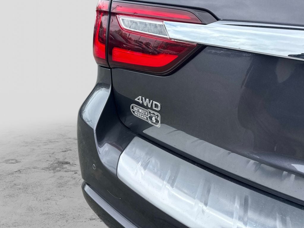 2022 INFINITI QX80 LUXE