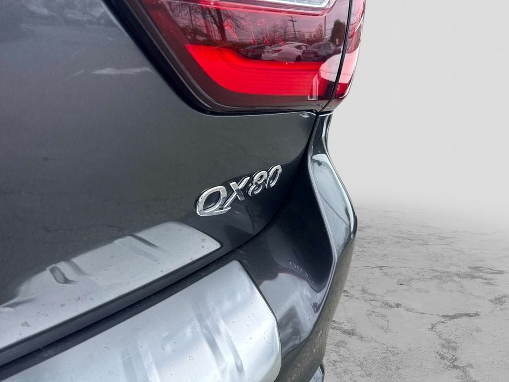 2022 INFINITI QX80 LUXE