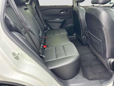 2023 Nissan Rogue SV Moonroof