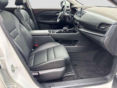 2023 Nissan Rogue SV Moonroof