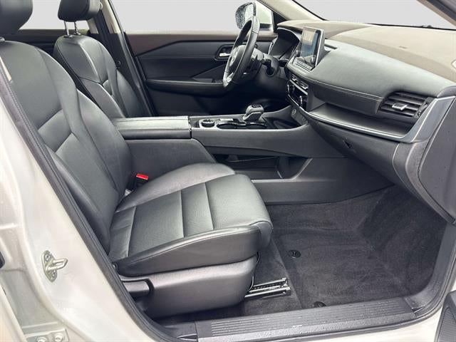 2023 Nissan Rogue SV Moonroof