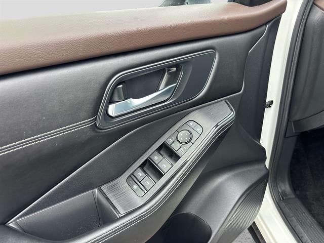 2023 Nissan Rogue SV Moonroof