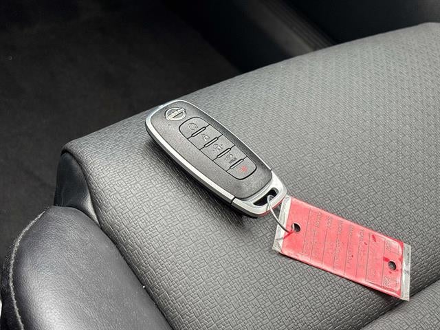 2023 Nissan Rogue SV Moonroof