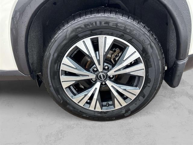 2023 Nissan Rogue SV Moonroof