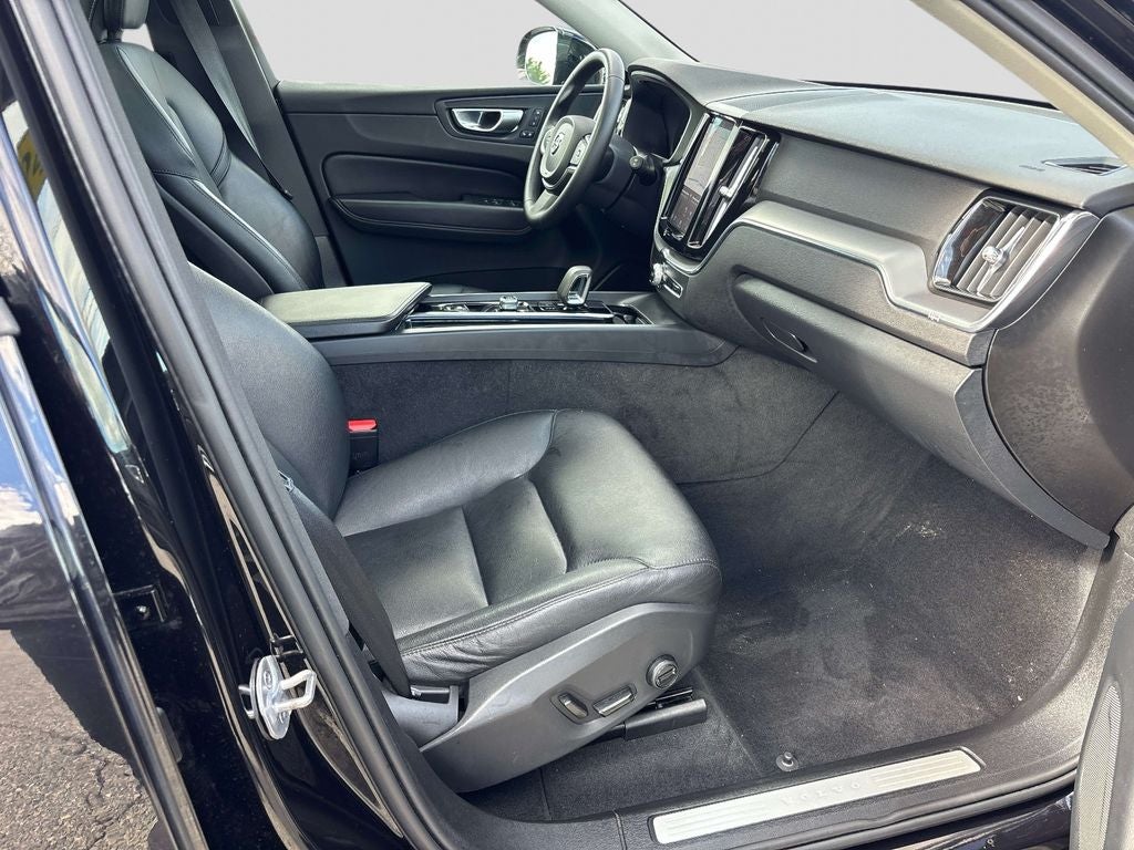 2024 Volvo XC60 B5 Core