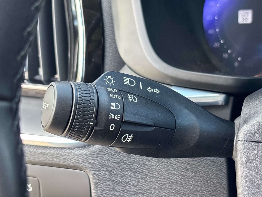 2024 Volvo XC60 B5 Core