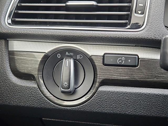 2018 Volkswagen Passat 2.0T SE