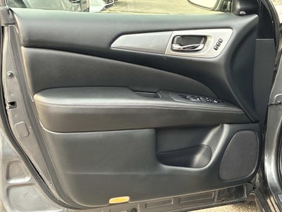 2018 Nissan Pathfinder SL