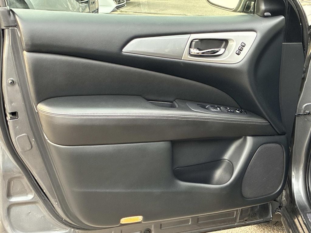 2018 Nissan Pathfinder SL