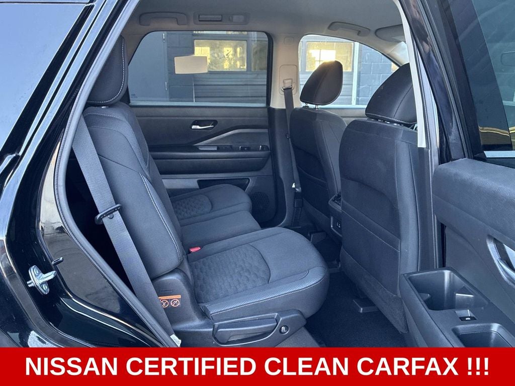 2022 Nissan Pathfinder SV