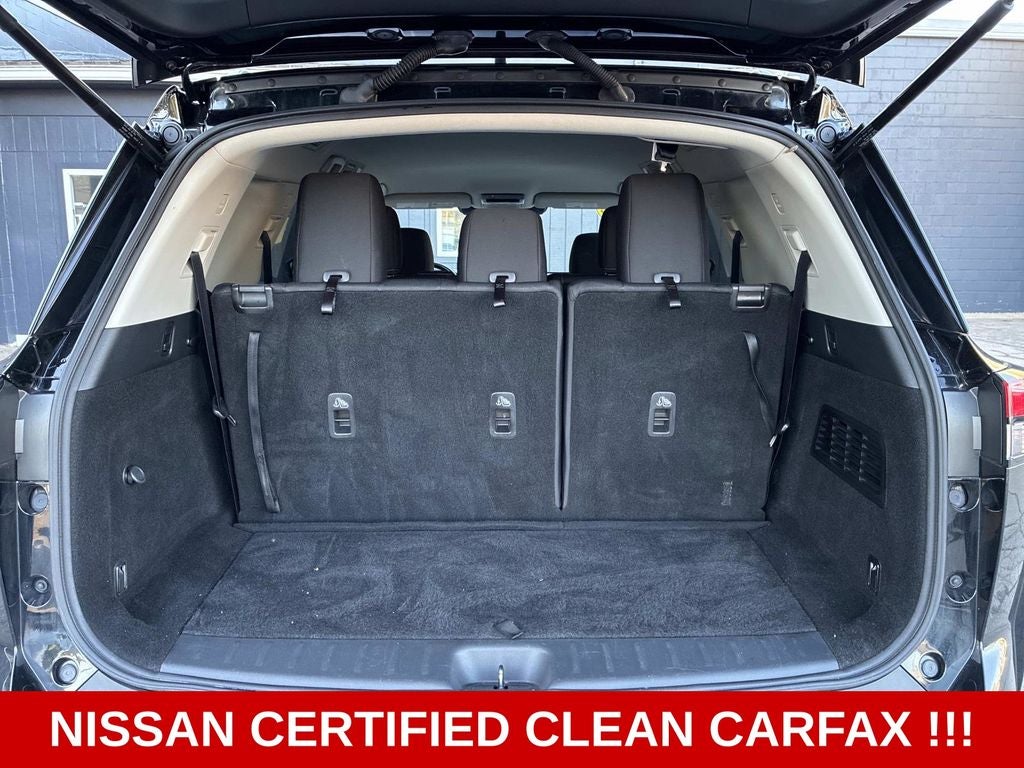2022 Nissan Pathfinder SV