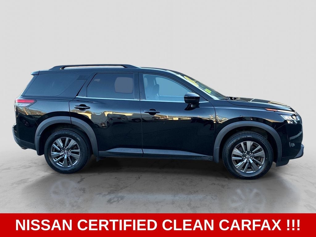 2022 Nissan Pathfinder SV