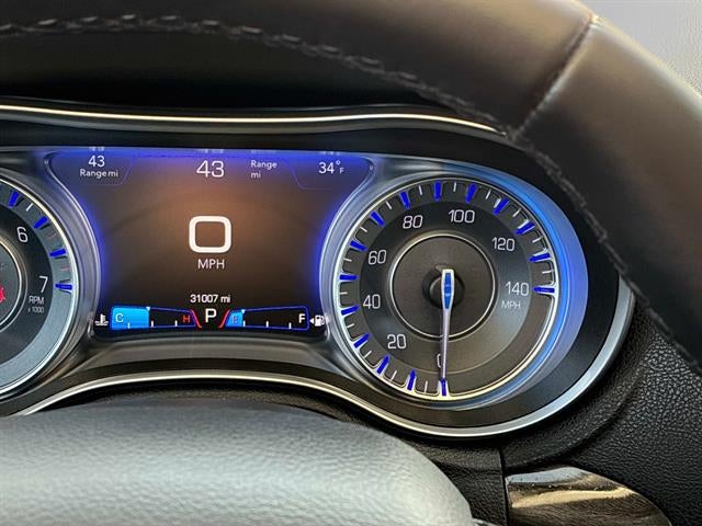 2016 Chrysler 300 Limited