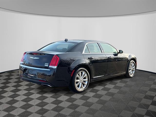 2016 Chrysler 300 Limited