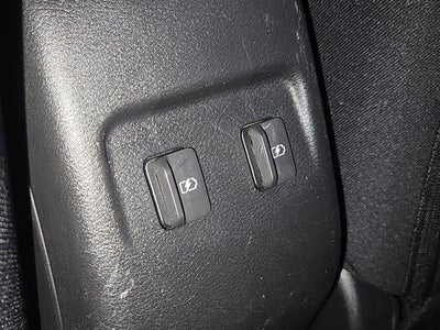 2022 Nissan Kicks SR