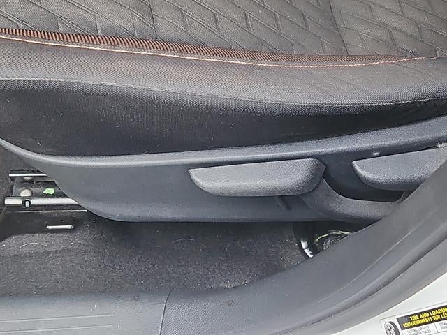 2022 Nissan Kicks SR