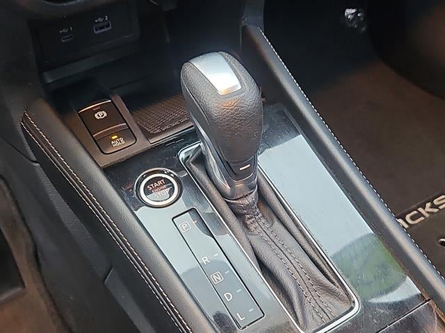 2022 Nissan Kicks SR