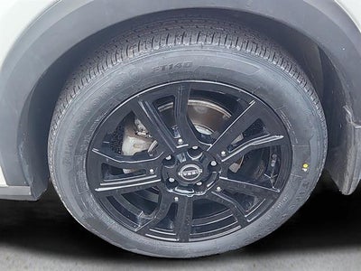 2022 Nissan Kicks SR