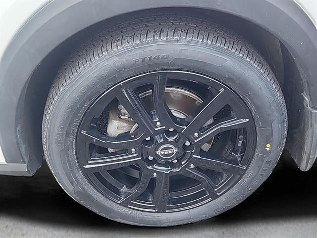 2022 Nissan Kicks SR