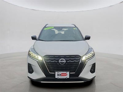 2022 Nissan Kicks SR