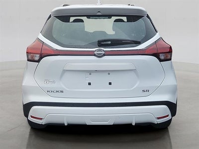 2022 Nissan Kicks SR