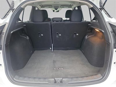 2022 Nissan Kicks SR