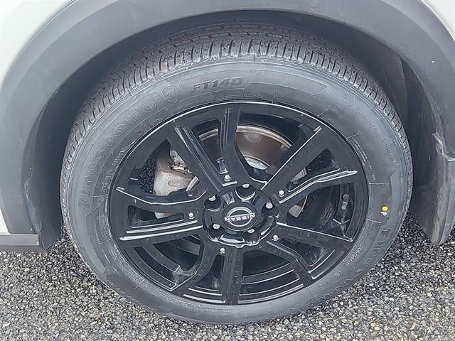 2022 Nissan Kicks SR