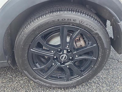 2022 Nissan Kicks SR