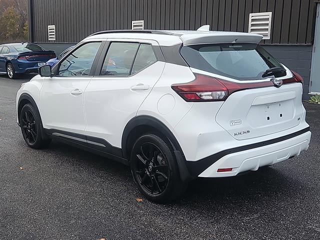 2022 Nissan Kicks SR
