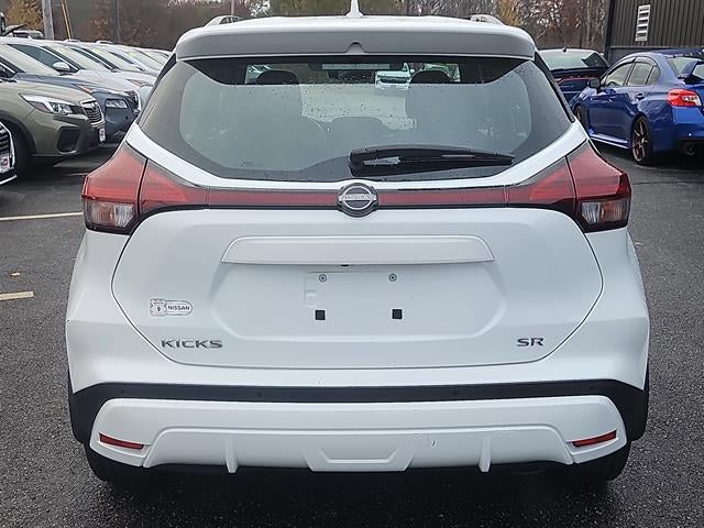 2022 Nissan Kicks SR