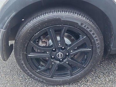 2022 Nissan Kicks SR