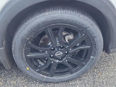 2022 Nissan Kicks SR