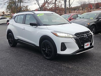 2022 Nissan Kicks SR