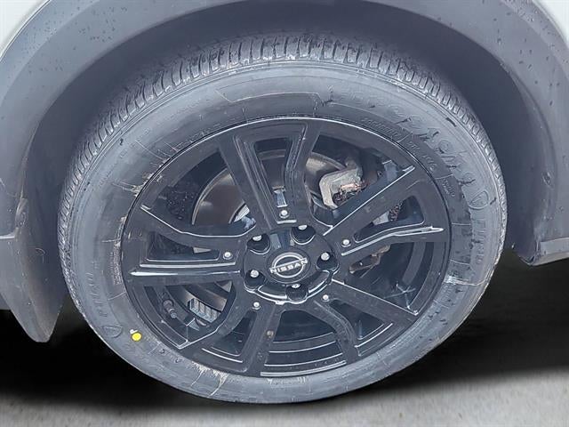 2022 Nissan Kicks SR