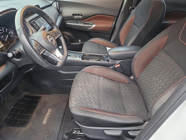 2022 Nissan Kicks SR