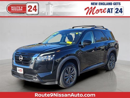 2022 Nissan Pathfinder SV