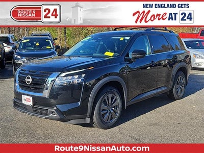 2022 Nissan Pathfinder SV