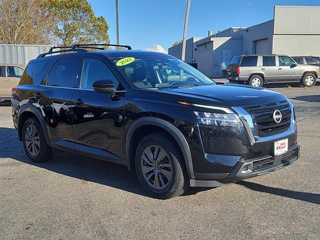 2022 Nissan Pathfinder SV