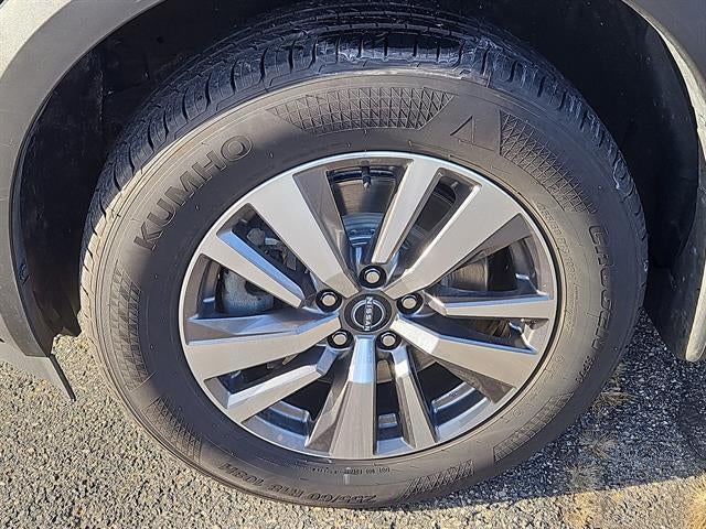 2022 Nissan Pathfinder SL