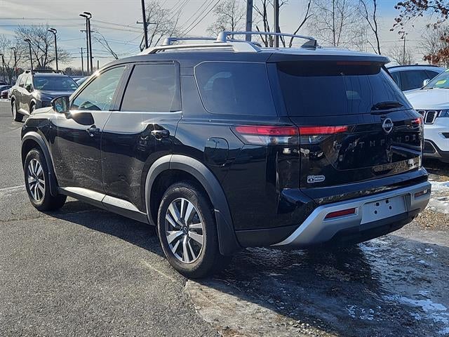 2022 Nissan Pathfinder SL