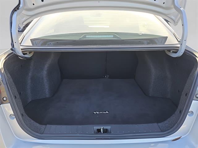 2023 Nissan Versa SV