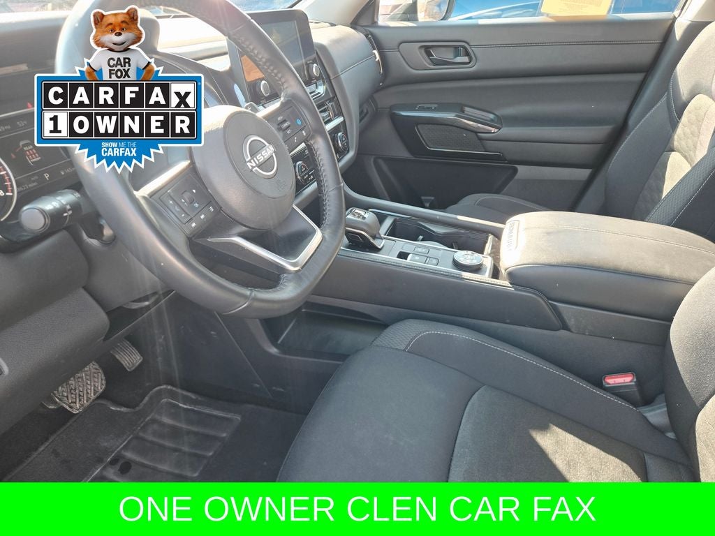 2024 Nissan Pathfinder SV